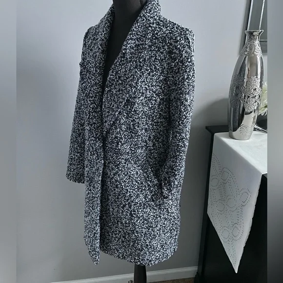 Black and White Boucle Tweed Coat - Picture 3 of 6